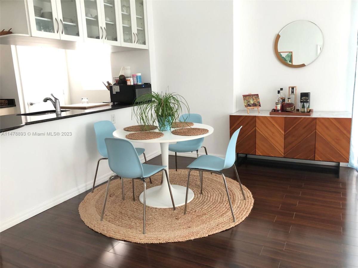 Apartment for rent at 7290 SW 90th St, Miami, FL 33156