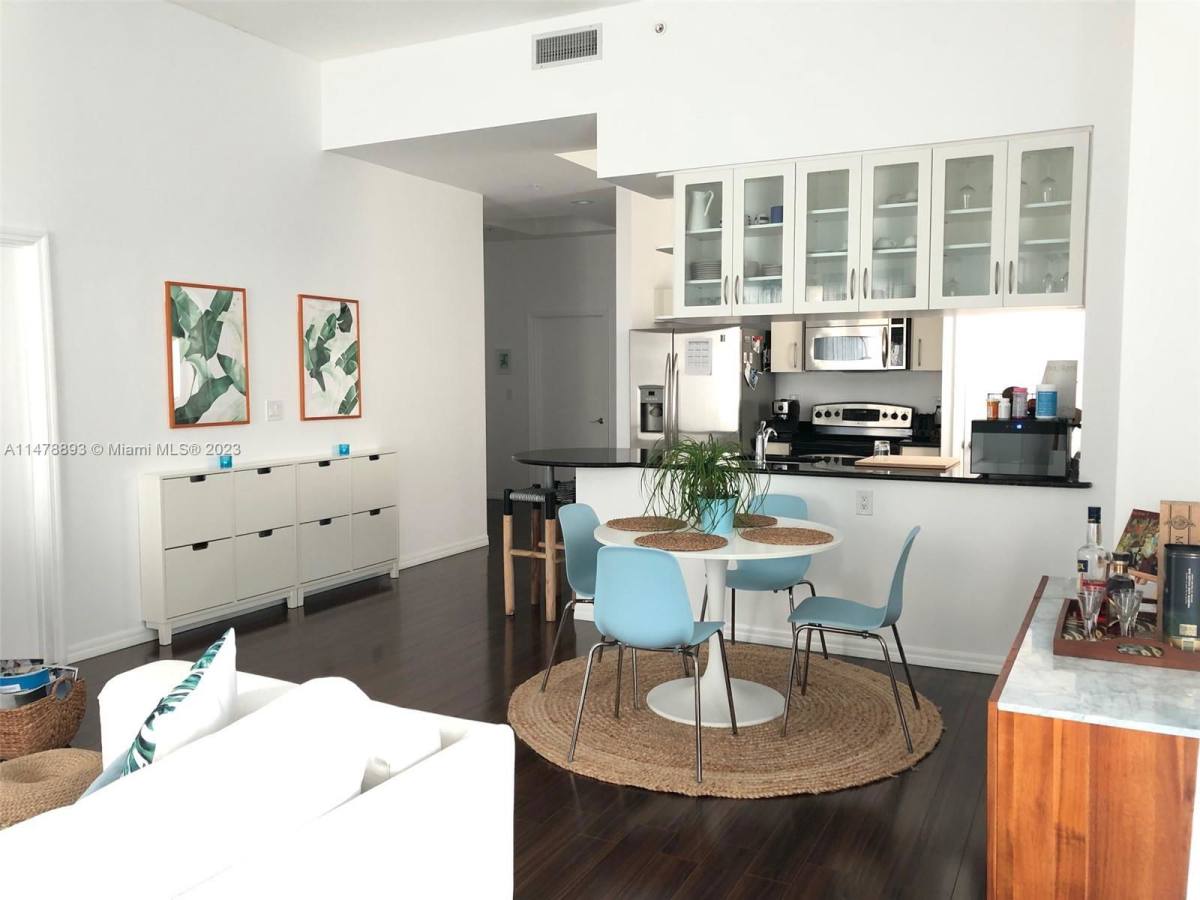 Apartment for rent at 7290 SW 90th St, Miami, FL 33156