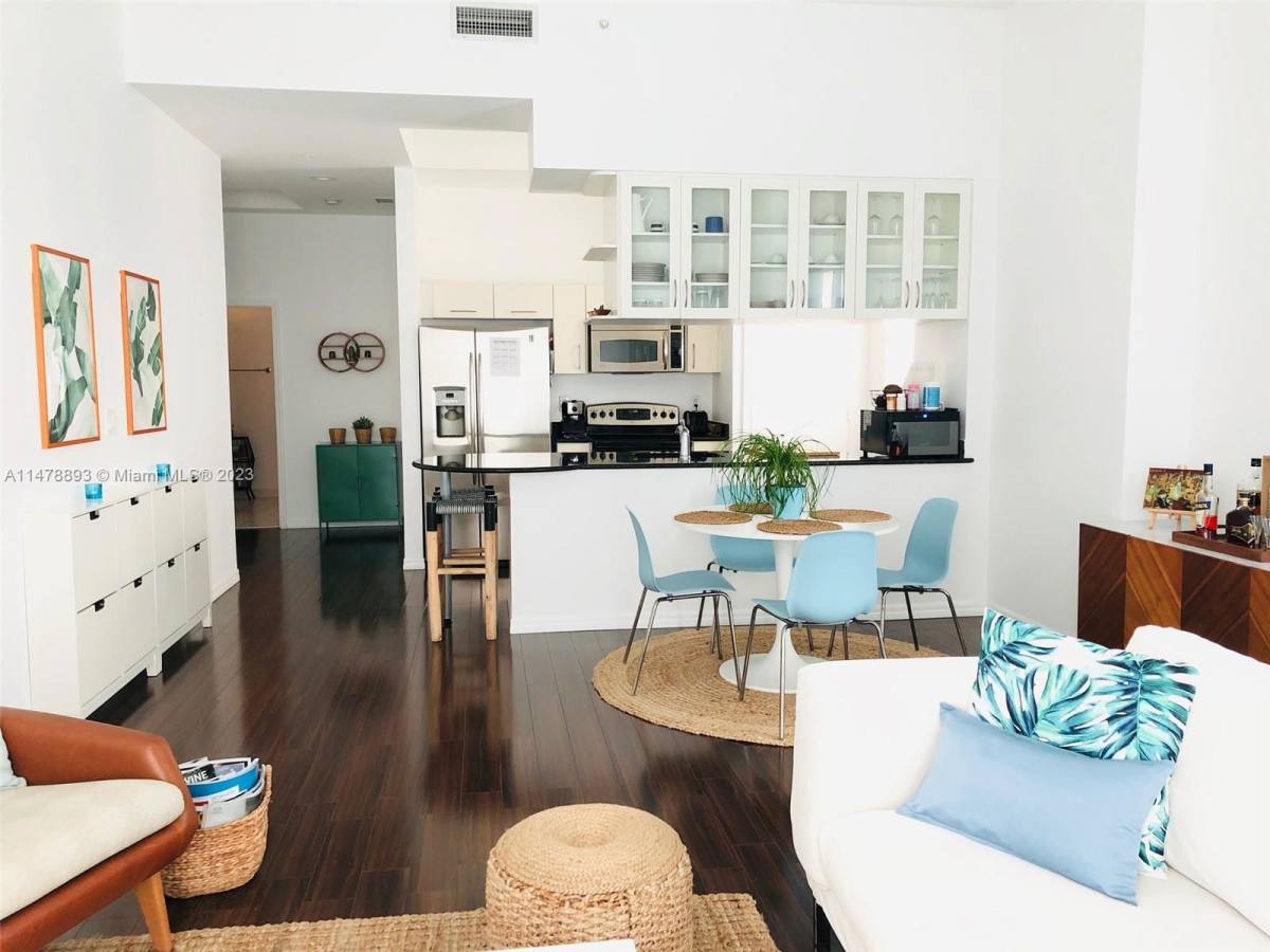 Apartment for rent at 7290 SW 90th St, Miami, FL 33156