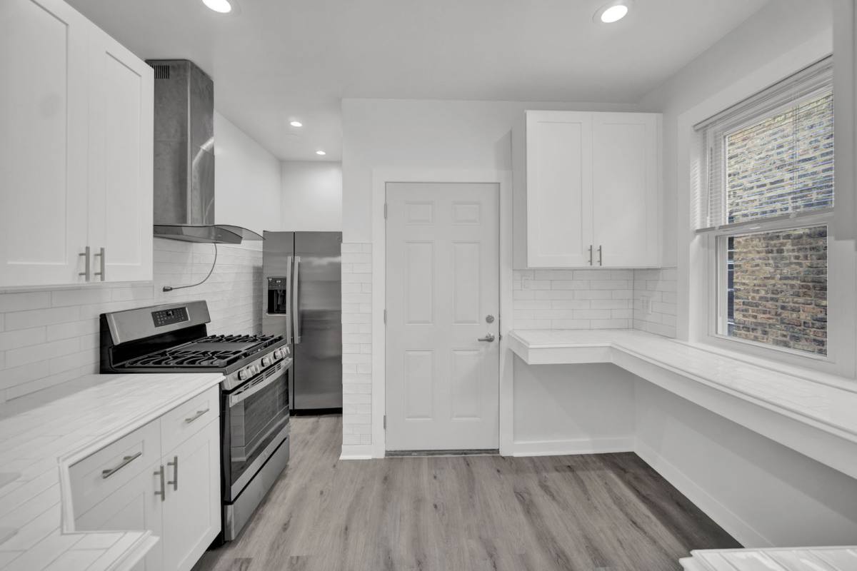 Apartment for rent at 3234 W Waveland Ave #2, Chicago, IL 60618