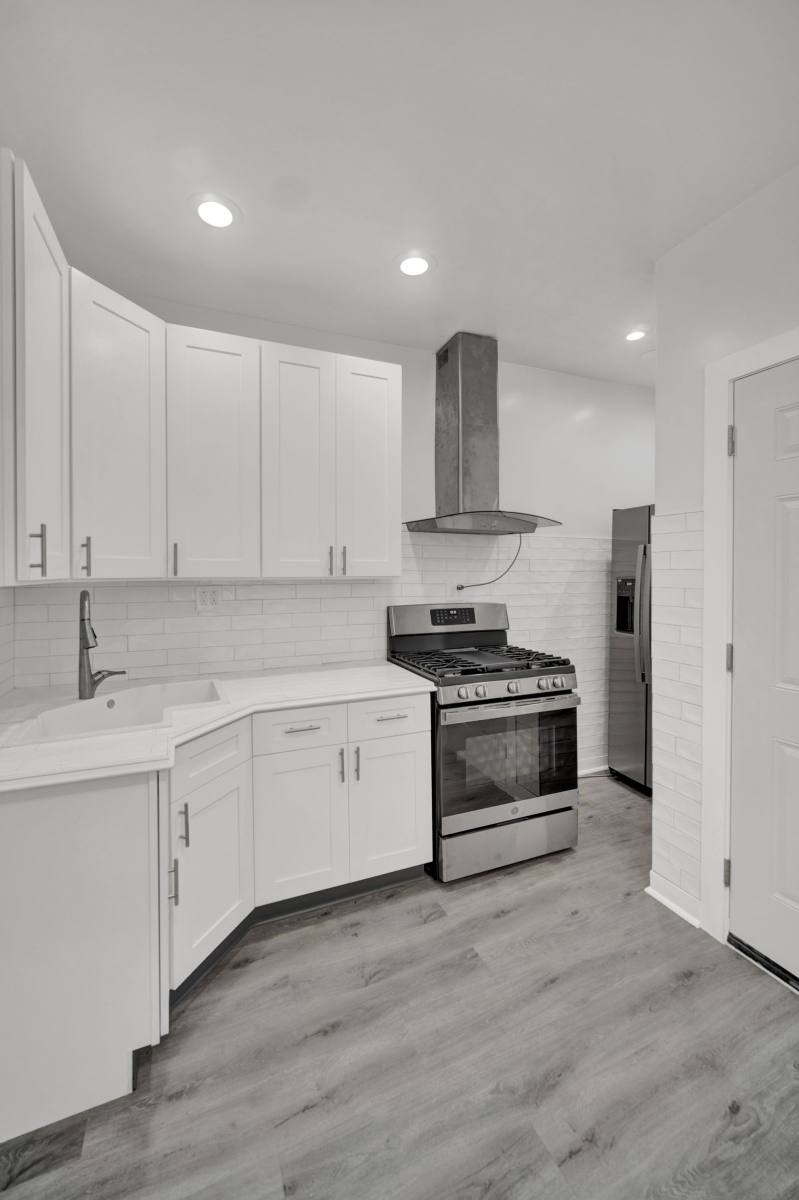 Apartment for rent at 3234 W Waveland Ave #2, Chicago, IL 60618