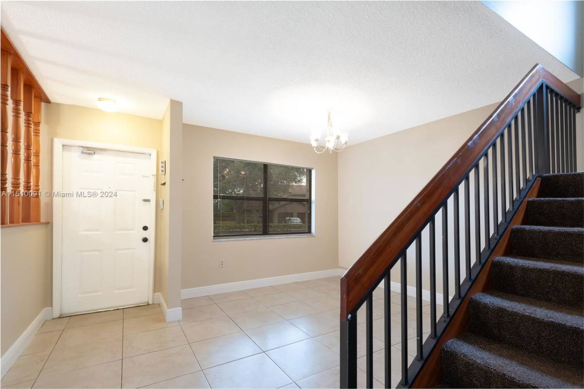 Townhouse for rent at 231 Lakeside Circle, Fort Lauderdale, FL 33326