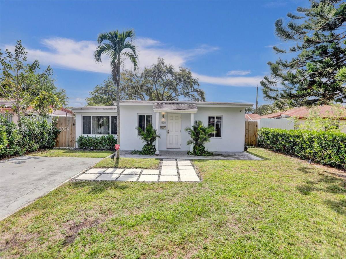 House for rent at 1820 NE 182nd St, Miami, FL 33162