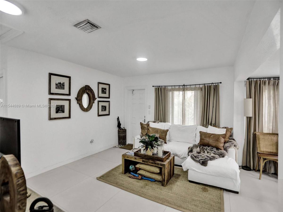 House for rent at 1820 NE 182nd St, Miami, FL 33162