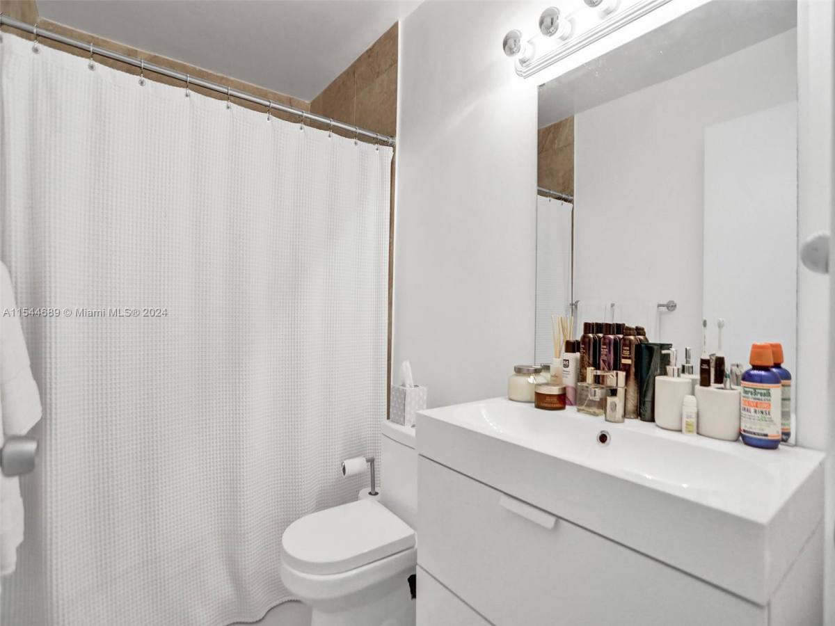 House for rent at 1820 NE 182nd St, Miami, FL 33162