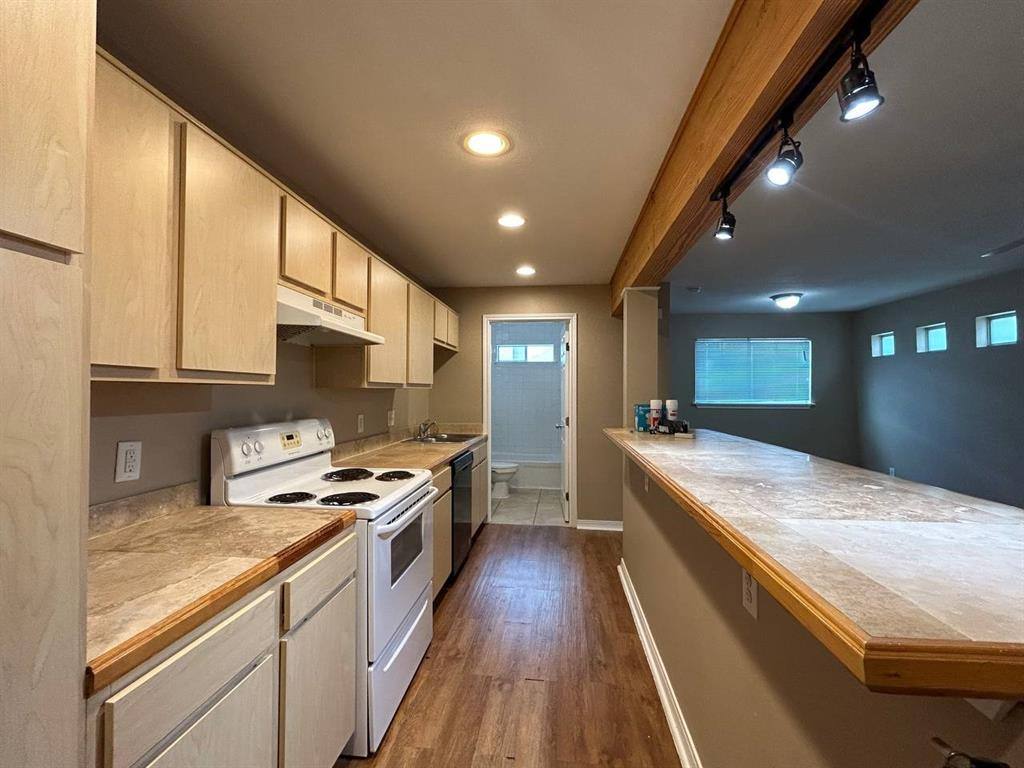 Apartment for rent at 831 W 25th St #7, Houston, TX 77008