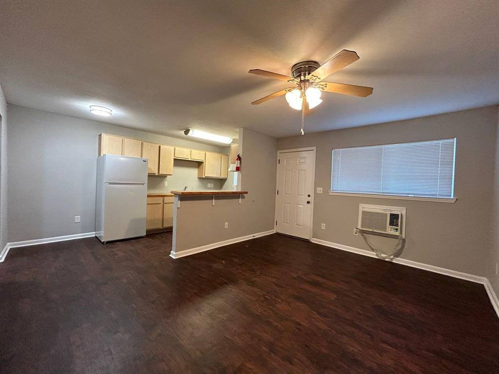 Apartment for rent at 831 W 25th St #7, Houston, TX 77008