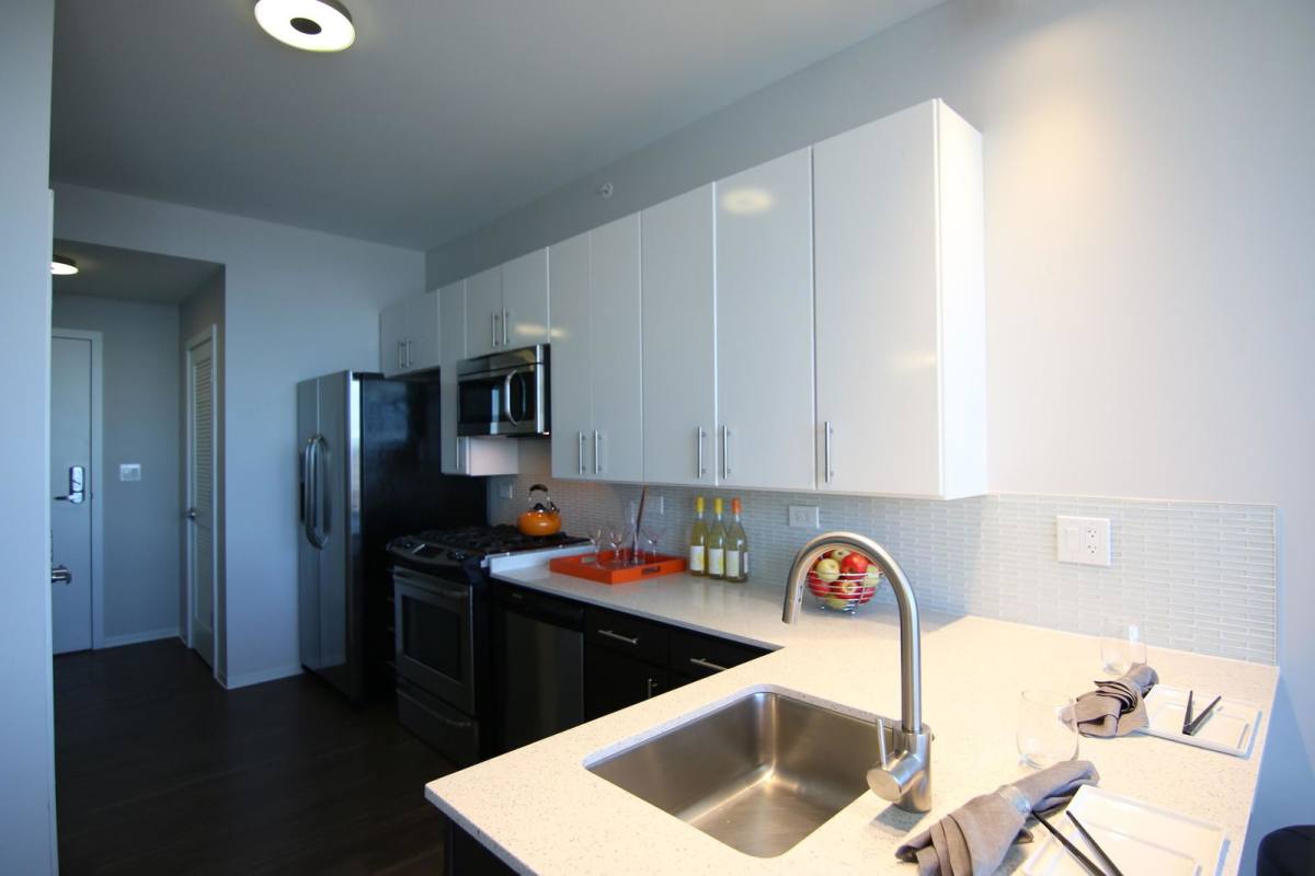 Apartment for rent at 886 W Adams St #709, Chicago, IL 60607