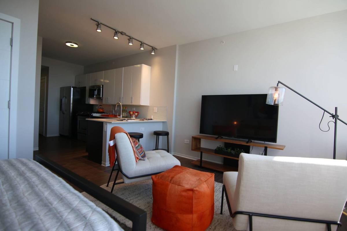 Apartment for rent at 886 W Adams St #709, Chicago, IL 60607