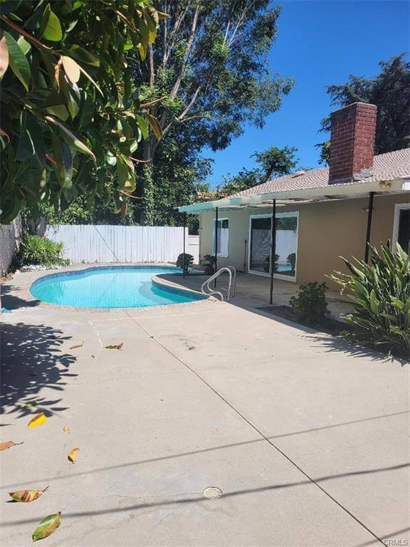 16101 Dickens St, Encino, CA 91436
