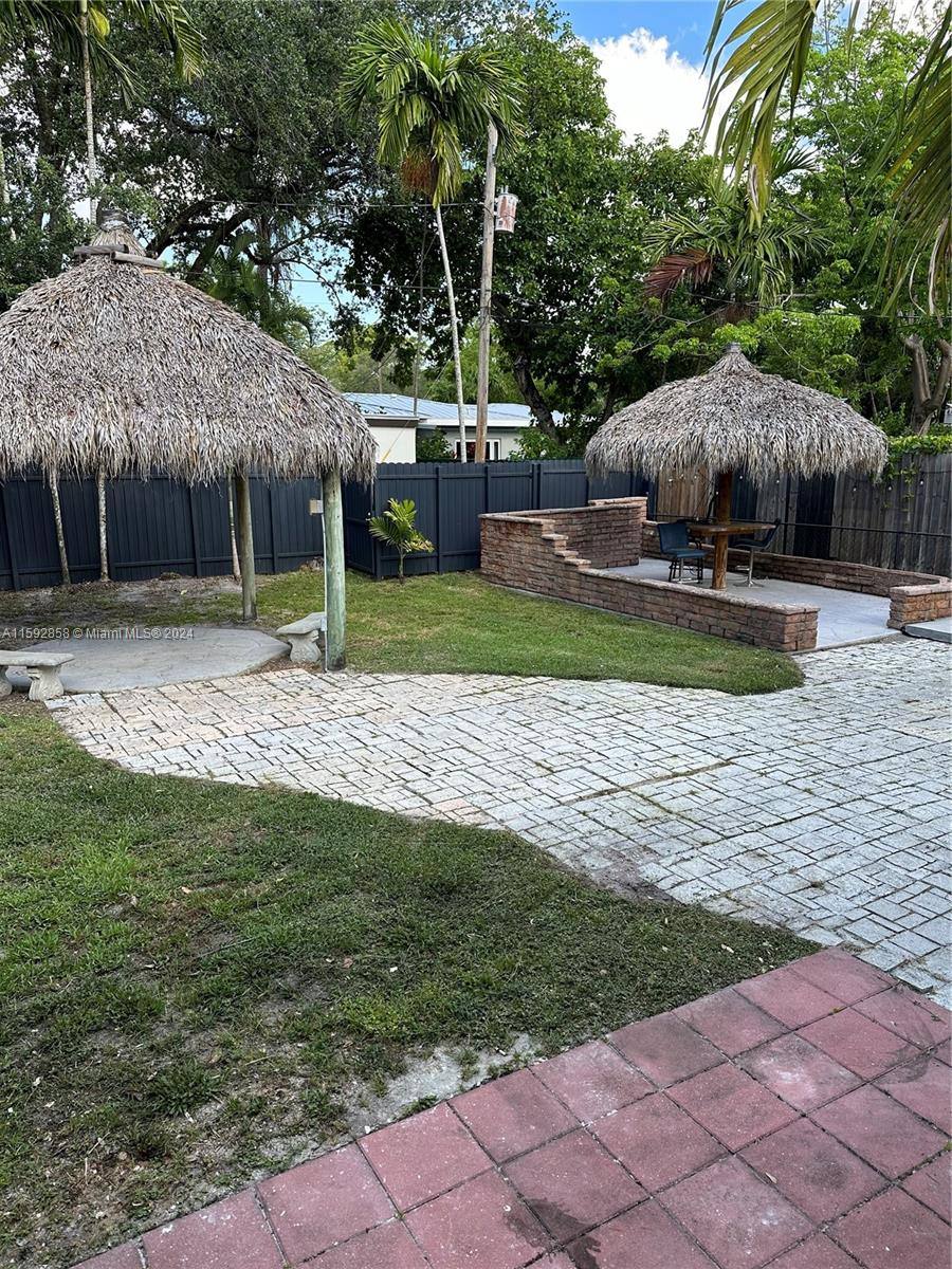 House for rent at 579 Hunting Lodge Dr, Miami, FL 33166
