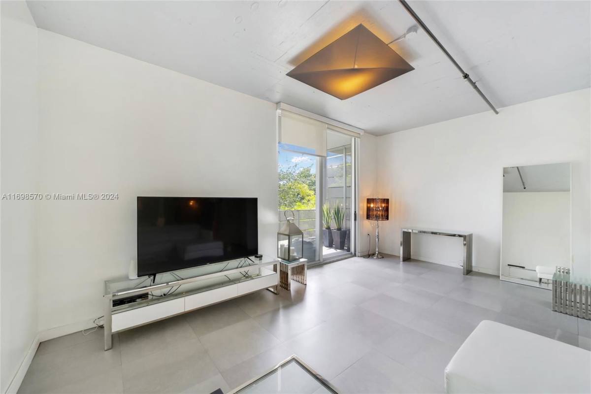 Apartment for rent at 1700 Meridian Ave #310, Miami Beach, FL 33139