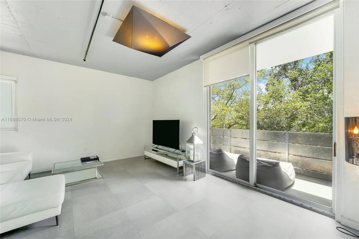 Apartment for rent at 1700 Meridian Ave #310, Miami Beach, FL 33139