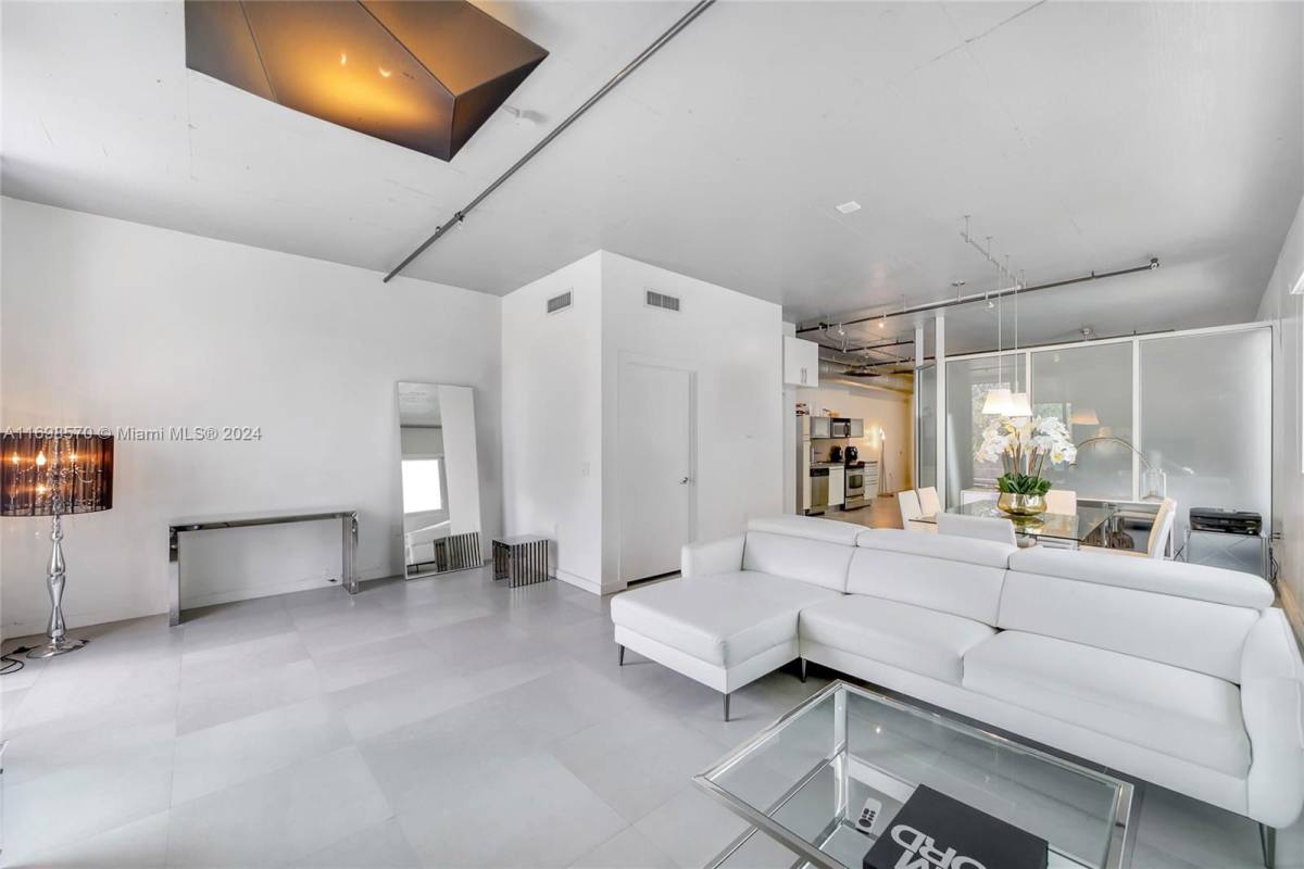 Apartment for rent at 1700 Meridian Ave #310, Miami Beach, FL 33139