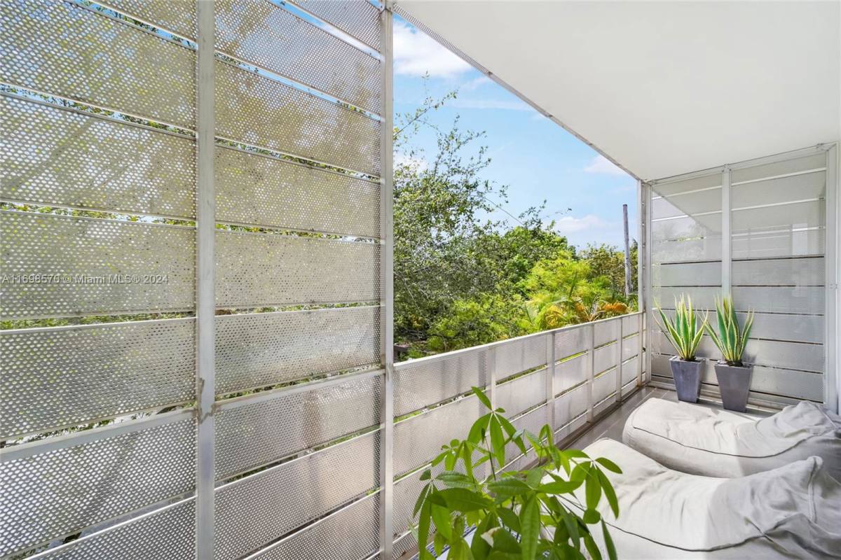 Apartment for rent at 1700 Meridian Ave #310, Miami Beach, FL 33139