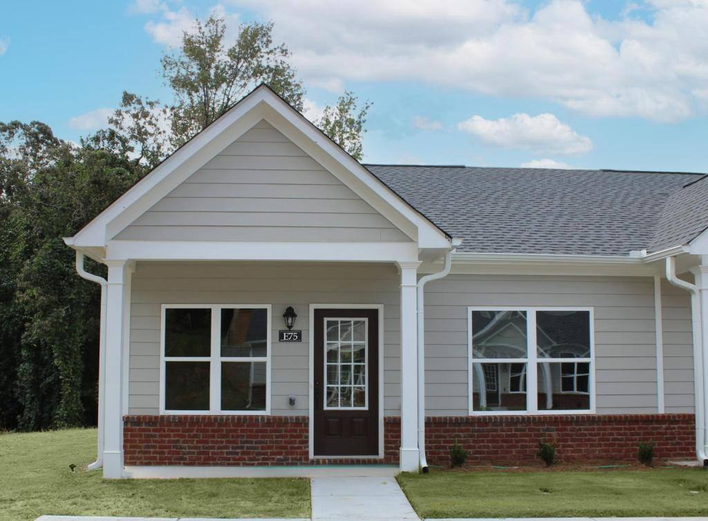 Townhouse for rent at 602 Parkview Court, Cornelia, GA 30531