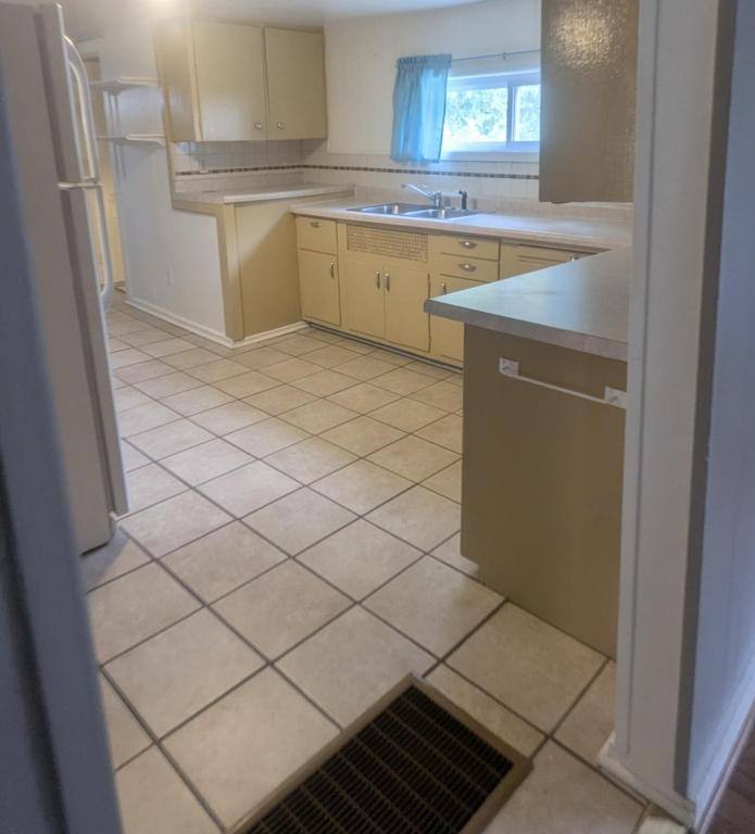 House for rent at 1102 Elm St, Mount Pleasant, MI 48858