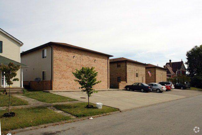 Apartment for rent at 1515 Walnut St, Kenova, WV 25530