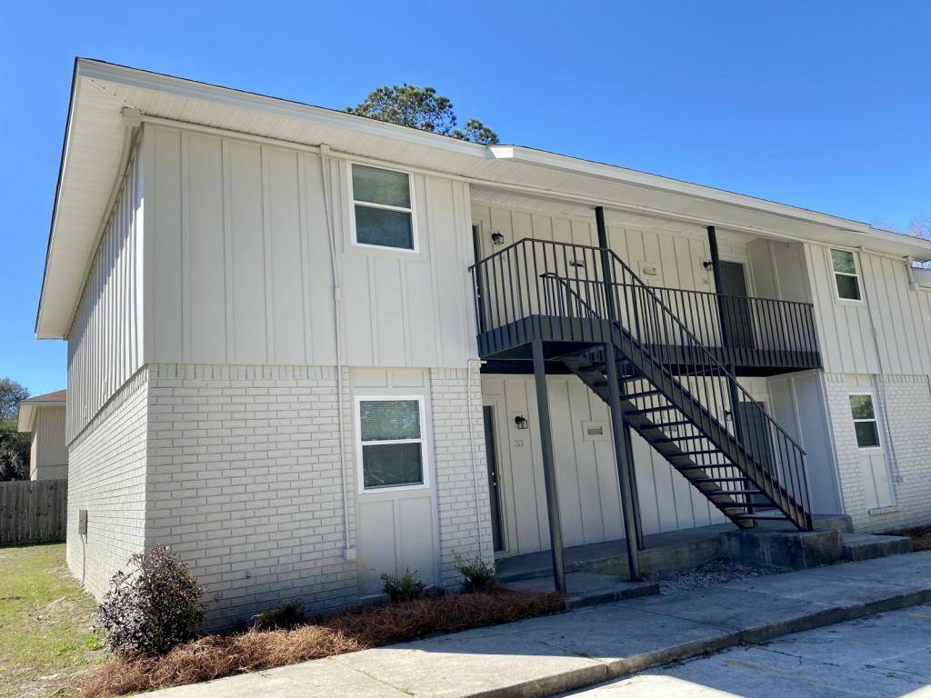 Apartment for rent at 308 E 3rd St, Springfield, GA 31329