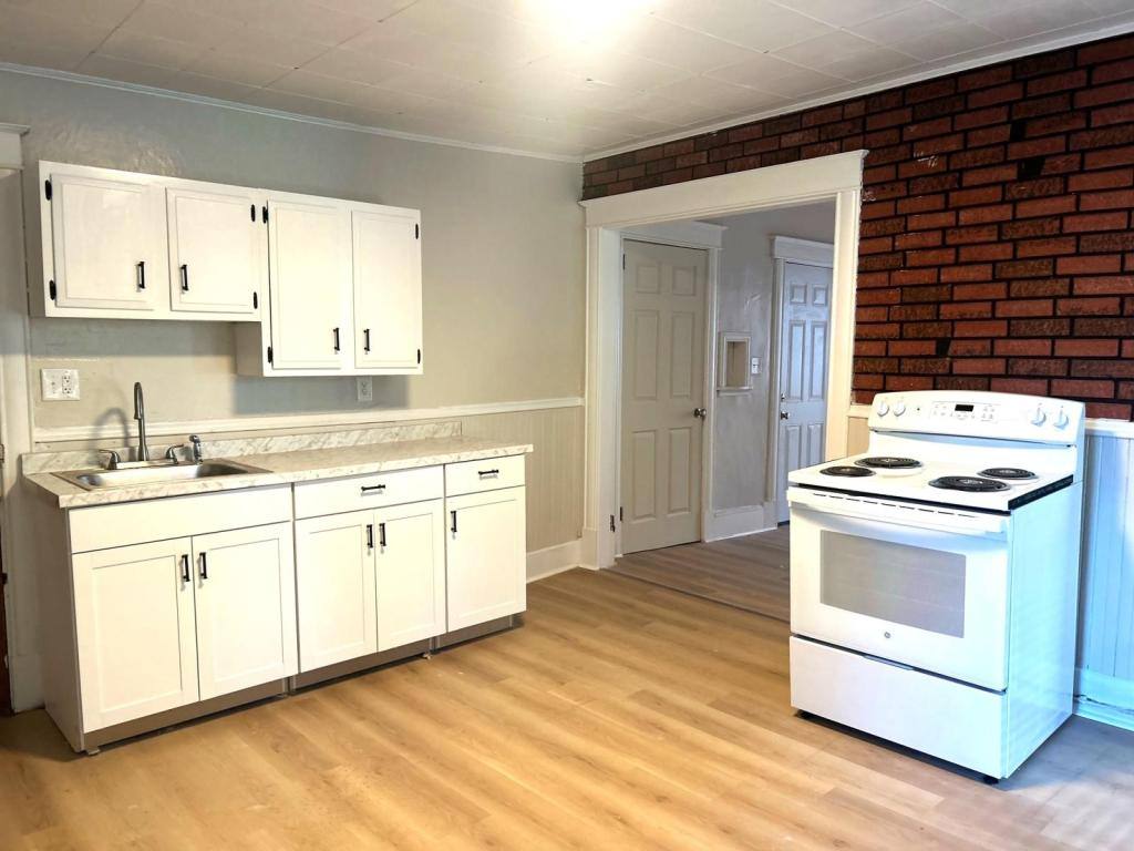 Apartment for rent at 37 Union St #6, Lewiston, ME 04240