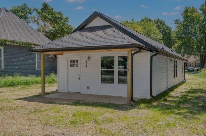House for rent at 204 Jasper St, Aurora, MO 65605