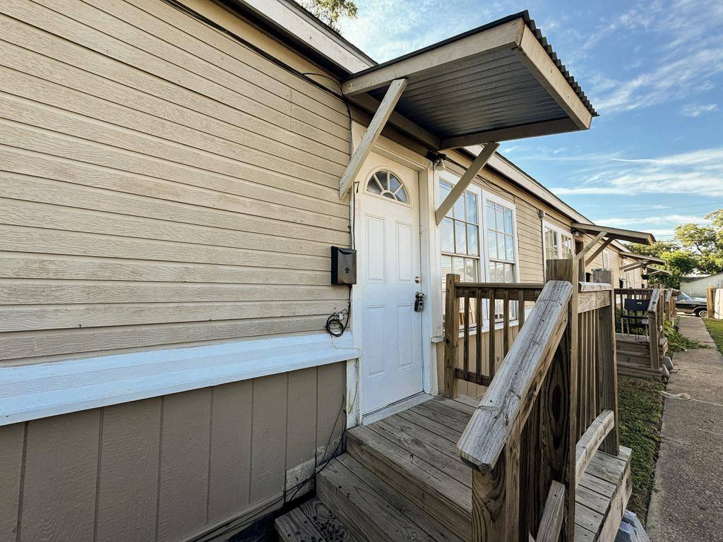 Apartment for rent at 1002 Pine St #7, Victoria, TX 77901
