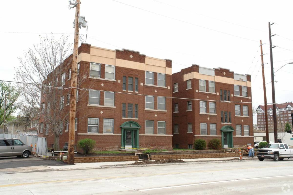 Apartment for rent at 200 N Hillside #1, Wichita, KS 67206
