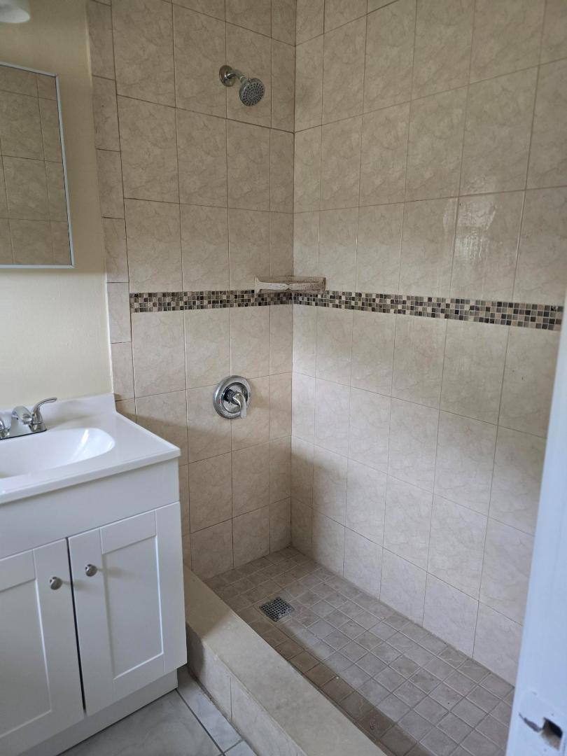 Apartment for rent at 5471 Ravenswood Rd #8, Fort Lauderdale, FL 33312