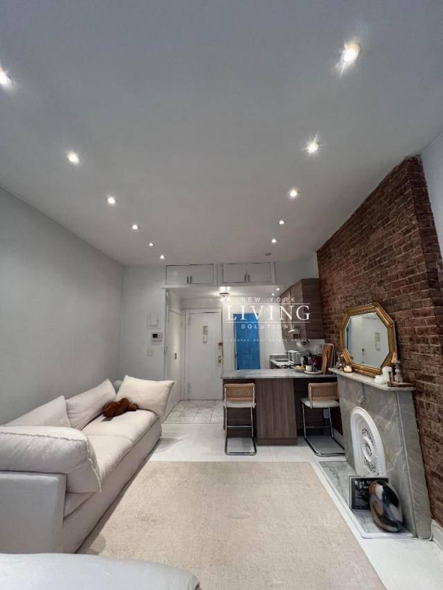 Apartment for rent at 72 Irving Place #5B, New York, NY 10010