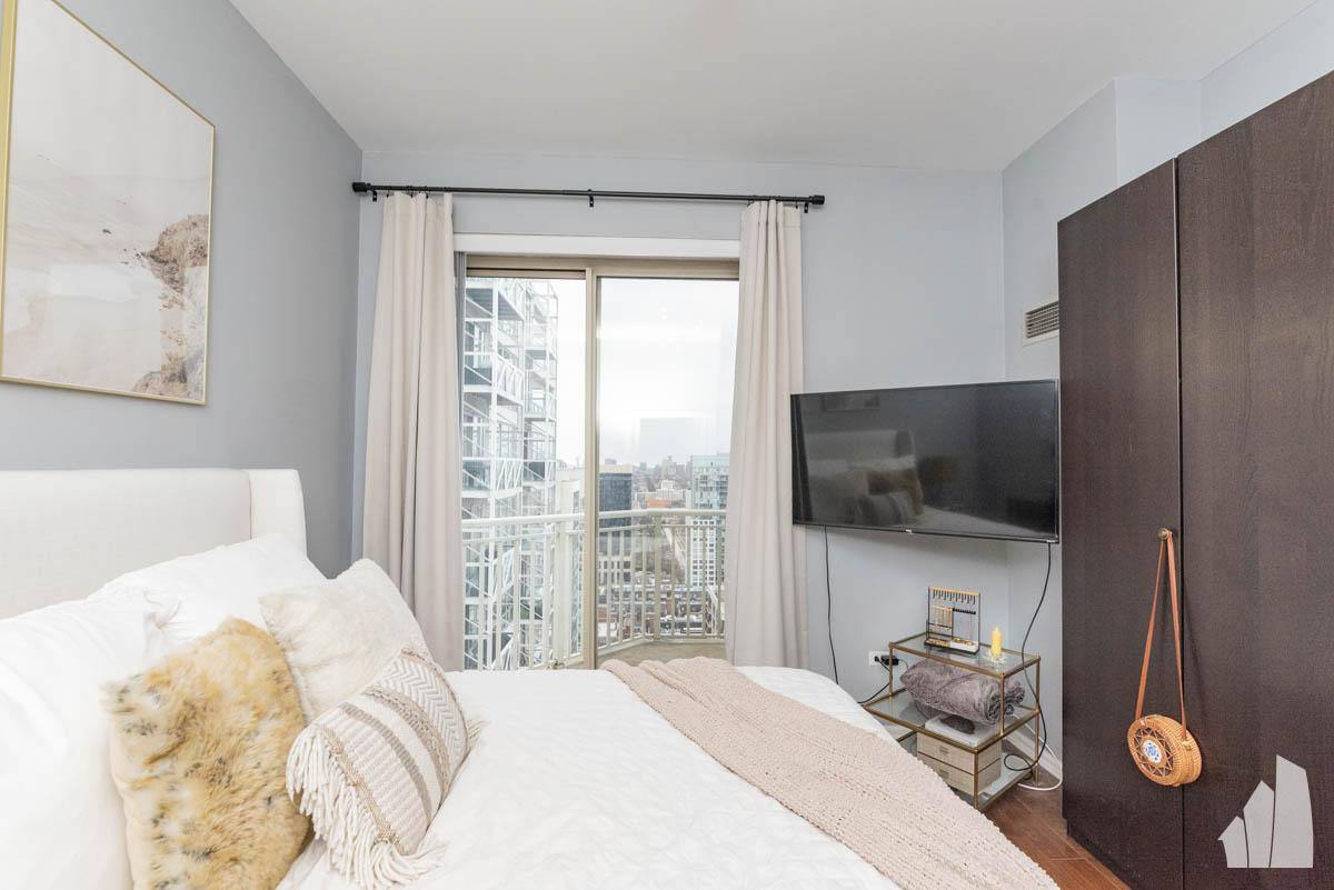 Apartment for rent at 645 N Kingsbury St #2605, Chicago, IL 60654
