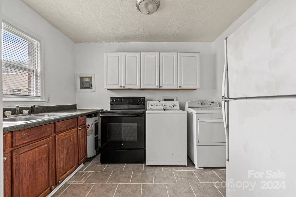 Apartment for rent at 2121 Custer St, Charlotte, NC 28216