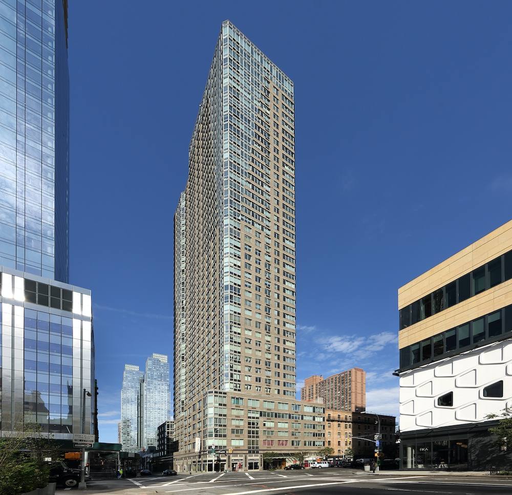 Apartment for rent at 561 10th Ave #39GG, New York, NY 10036