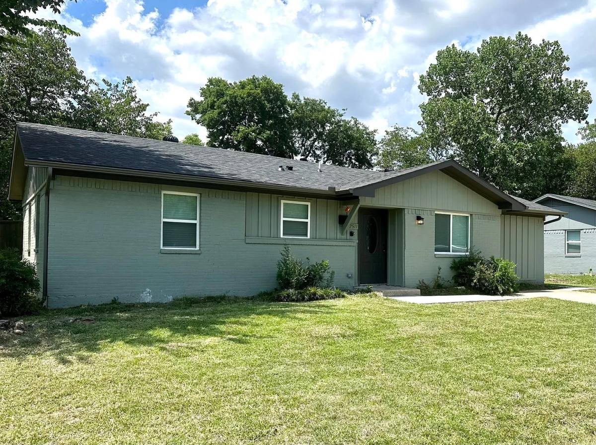 House for rent at 2511 Emerald Dr, Mesquite, TX 75150