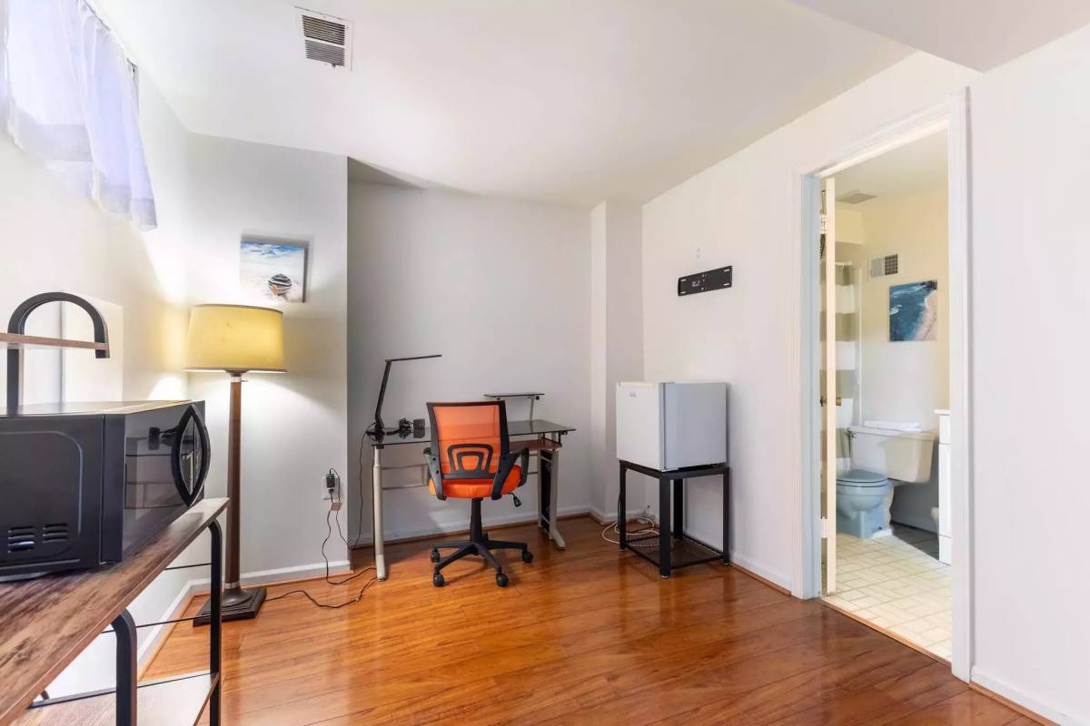 Townhouse for rent at 5730 Evergreen Knoll Court, Alexandria, VA 22303