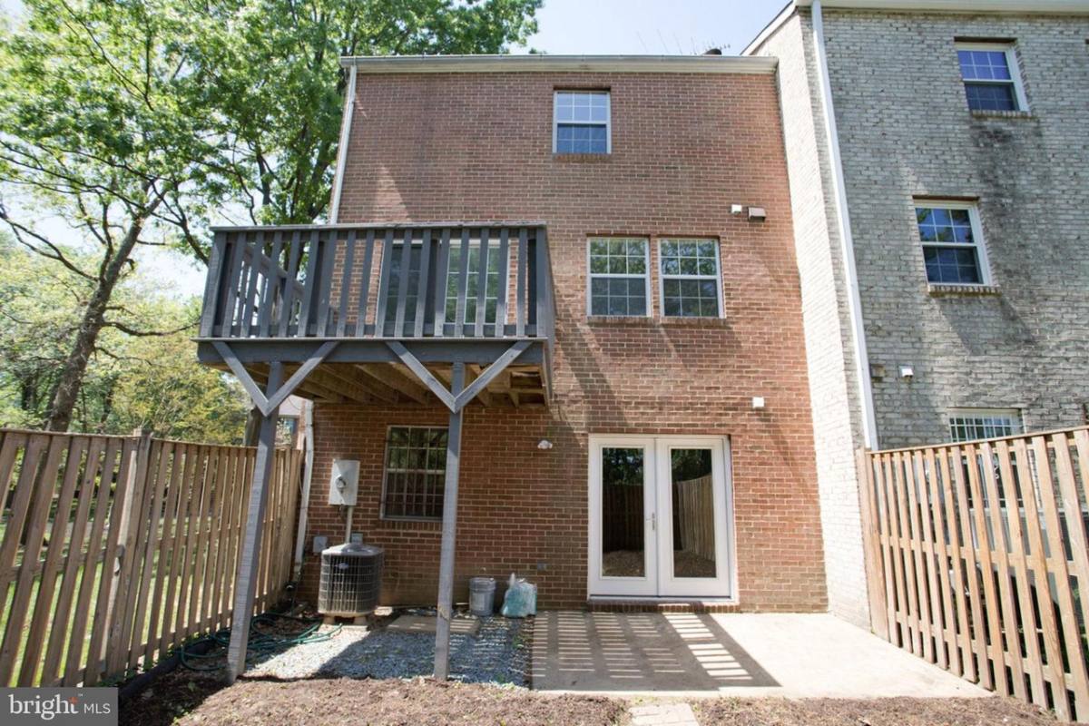 Townhouse for rent at 3105 Black Hickory Dr, Falls Church, VA 22042