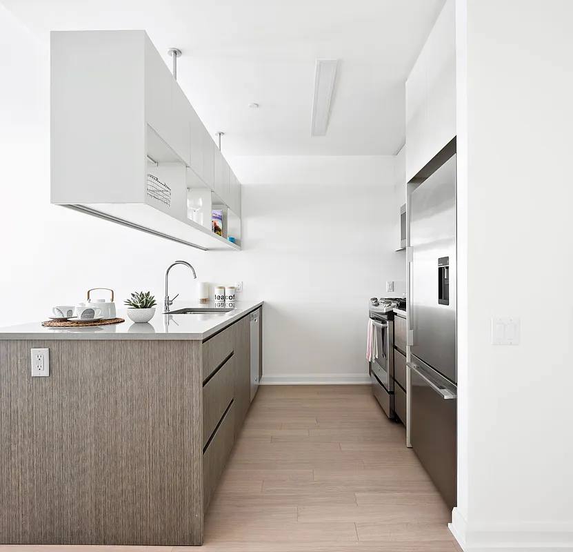 Apartment for rent at 7 W 21st St #1906, New York, NY 10010