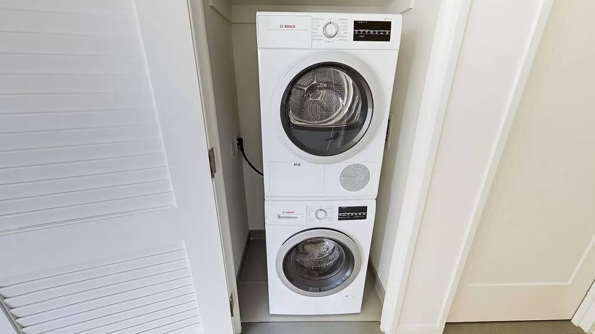 Apartment for rent at 7 W 21st St #1906, New York, NY 10010