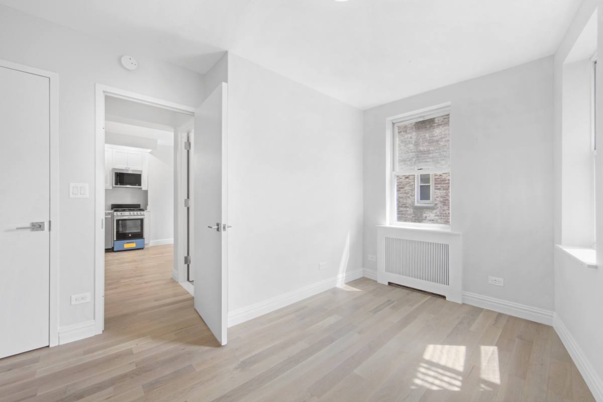 Apartment for rent at 111 Bank St Ny #3K, New York, NY 10014