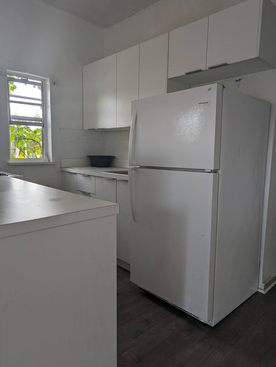 Apartment for rent at 307 W Dixie Highway 6, Dania, FL 33004