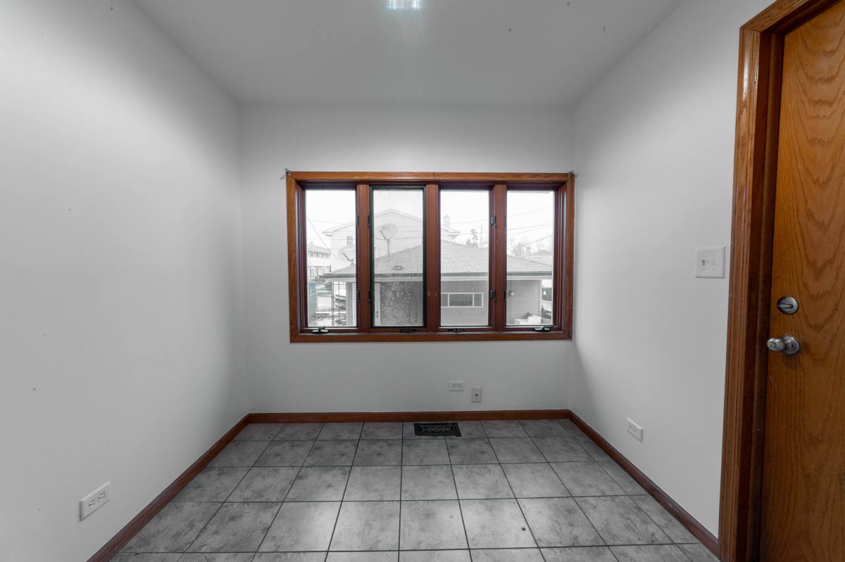 Apartment for rent at 6546 W Cornelia Ave #1, Chicago, IL 60634