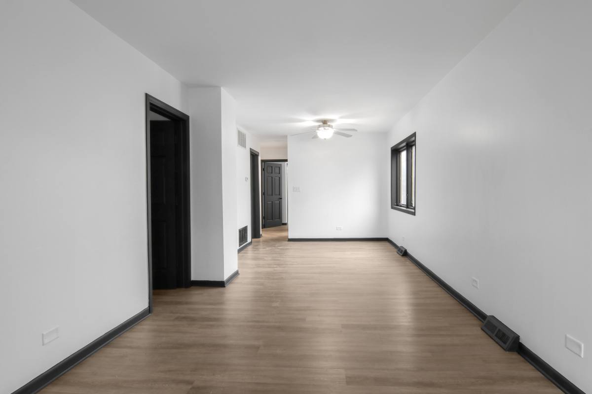 Apartment for rent at 6546 W Cornelia Ave #1, Chicago, IL 60634