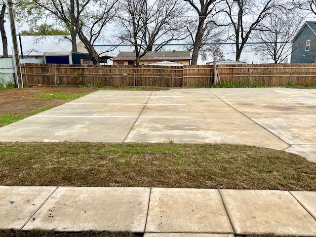 Townhouse for rent at 5829 Grayson St, Fort Worth, TX 76119