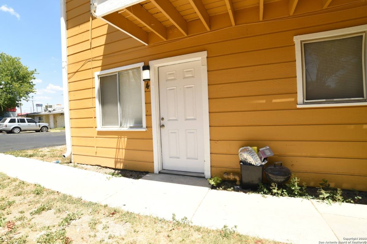 Apartment for rent at 6641 San Pedro Ave #1, San Antonio, TX 78216