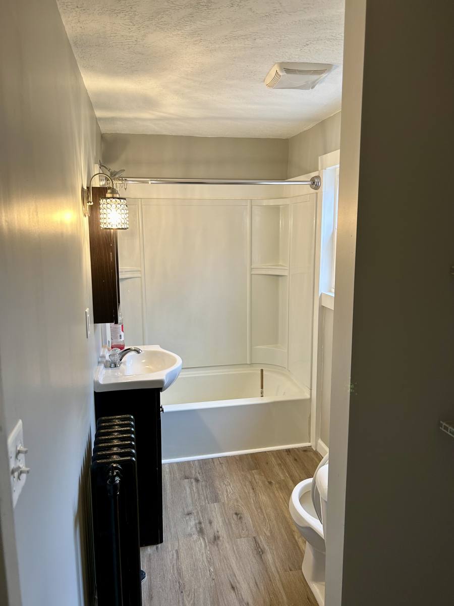 Apartment for rent at 413 W Turkeyfoot Lake Rd, Akron, OH 44319
