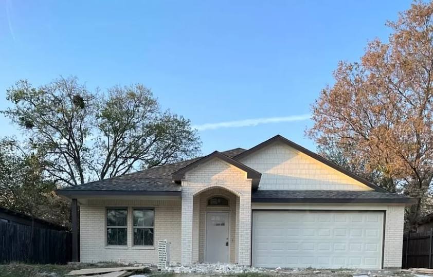 House for rent at 5520 Curzon Ave, Fort Worth, TX 76107