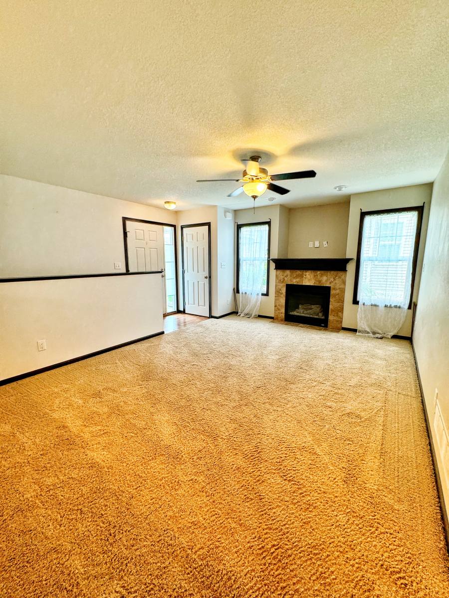 Townhouse for rent at 5841 NW 50th St, Johnston, IA 50131