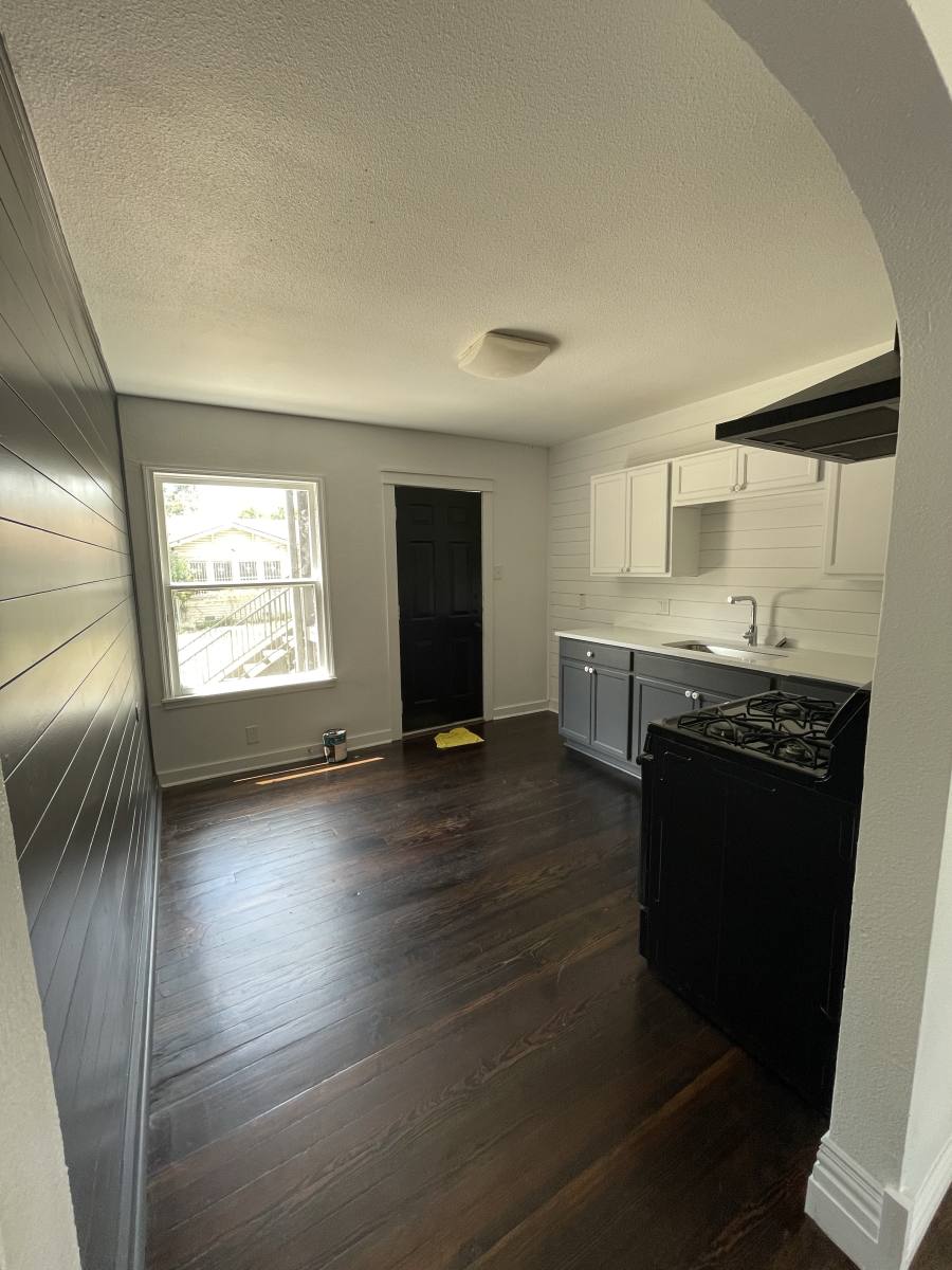 Apartment for rent at 1006 W Woodlawn Ave #5, San Antonio, TX 78201