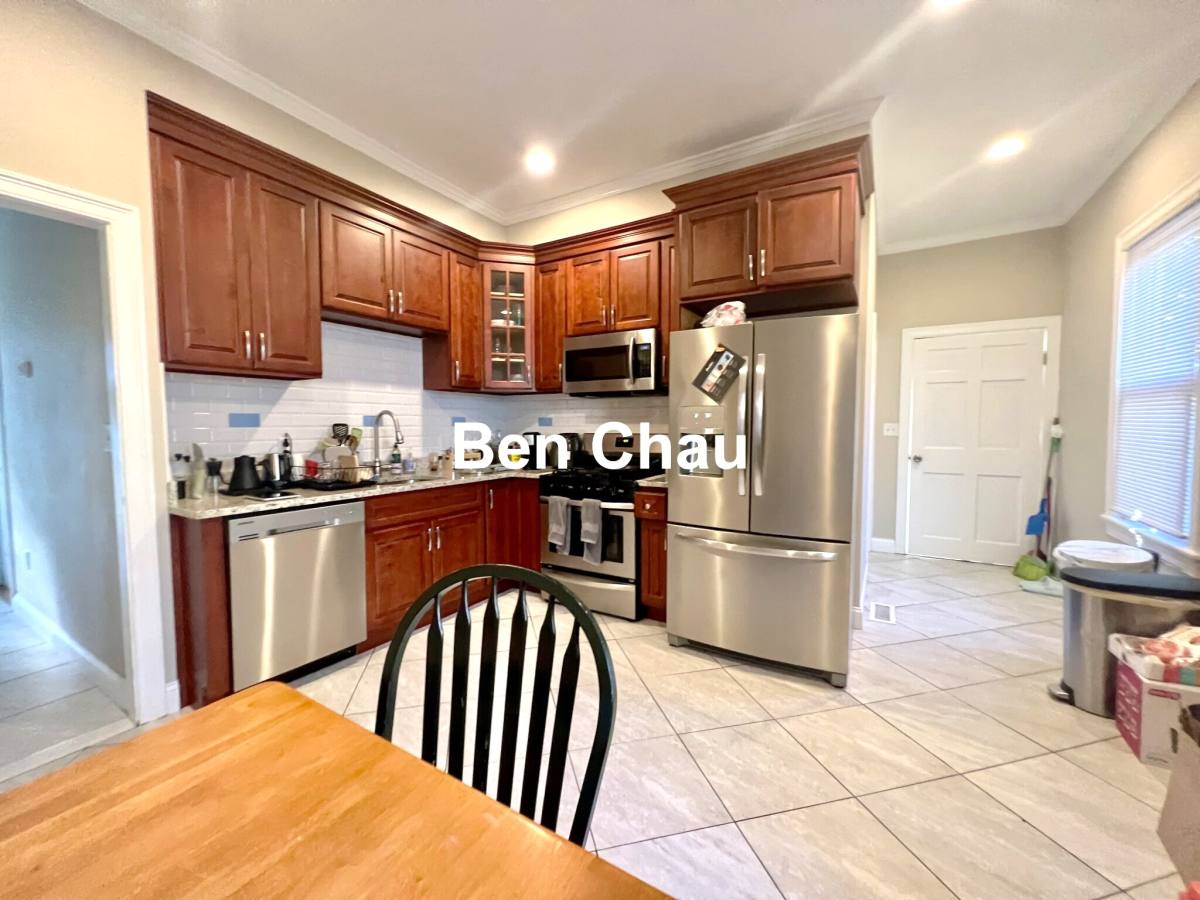 Townhouse for rent at 1 Boardman Place, Cambridge, MA 02139