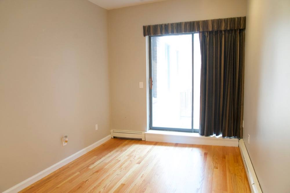 Apartment for rent at 390 Riverway #16, Boston, MA 02115