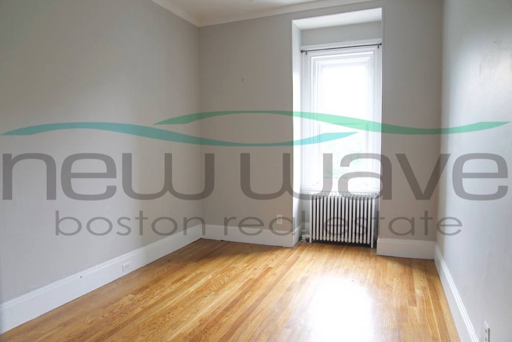 Apartment for rent at 224 Commonwealth Ave #10, Boston, MA 02116
